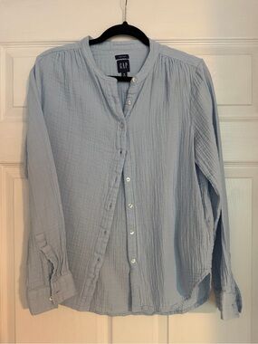 GAP Light Blue Crinkle Button-Front Band Collar Shirt